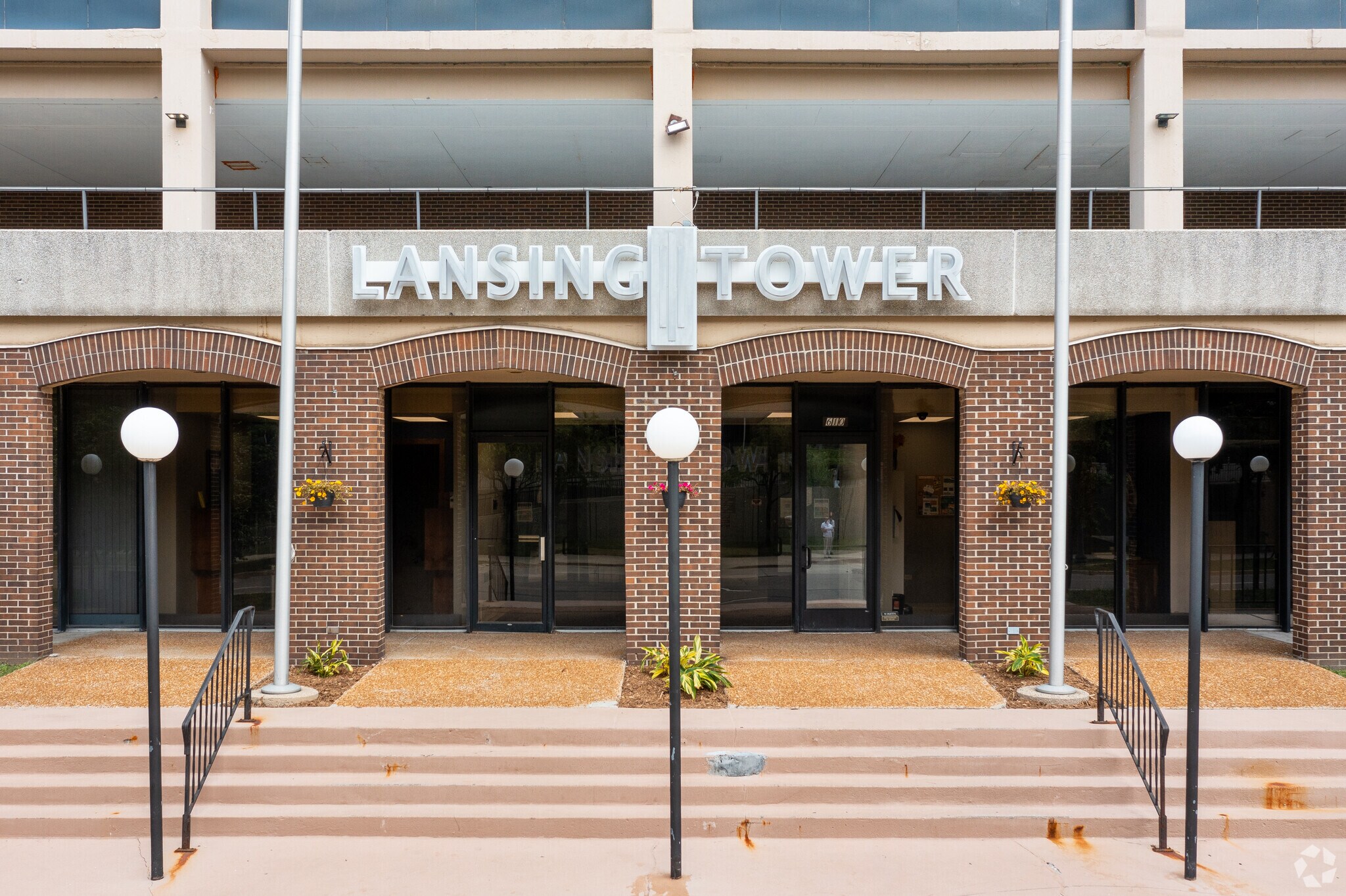 610 W Ottawa St, Lansing, MI for lease Primary Photo- Image 1 of 17