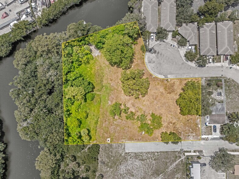 700 Harris Ter, Fort Lauderdale, FL à vendre - Aérien - Image 2 de 16