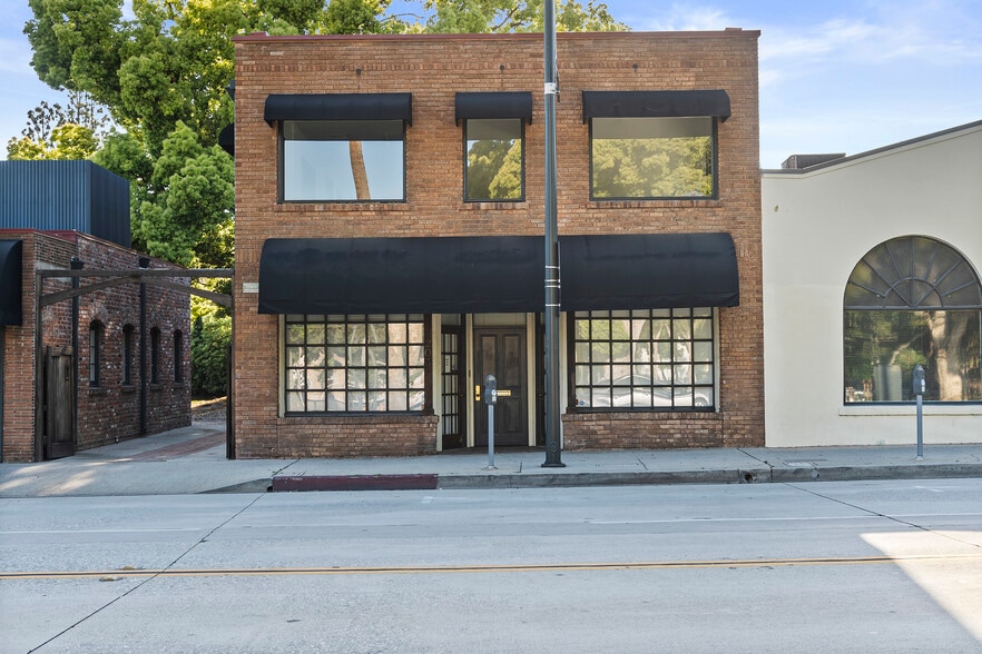 207 S Fair Oaks Ave, Pasadena, CA à louer - Photo du bâtiment - Image 3 de 8