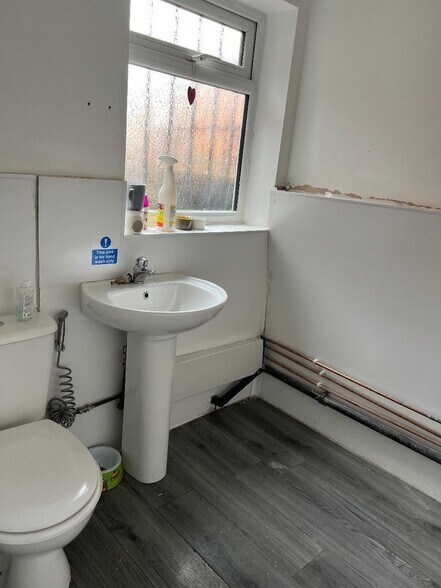 90 Cockburn St, Liverpool à louer - Photo du bâtiment - Image 3 de 4