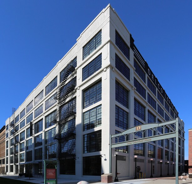 329 E 1st St, Dayton, OH à louer - Photo principale - Image 1 de 33