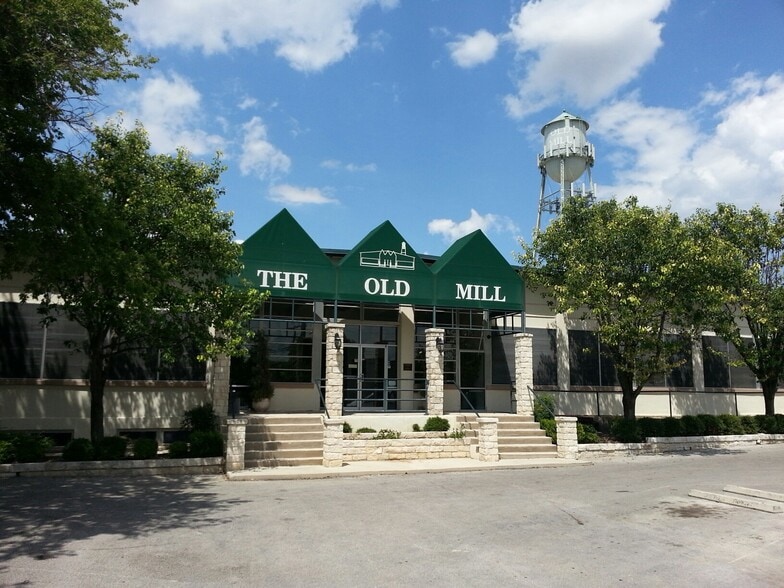 101 Uhland Rd, San Marcos, TX for lease - Building Photo - Image 1 of 8