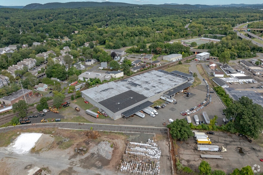 75 Old Broadway E, North Haven, CT for lease - Aerial - Image 3 of 4