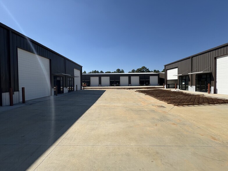 12338 Spring Cypress Rd, Tomball, TX à louer - Photo du bâtiment - Image 2 de 9