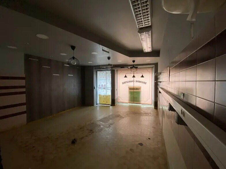 Retail in Chalon-sur-Saône for sale - Interior Photo - Image 2 of 5