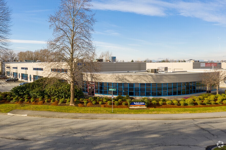 12051 Horseshoe Way, Richmond, BC à louer - Photo du bâtiment - Image 2 de 5