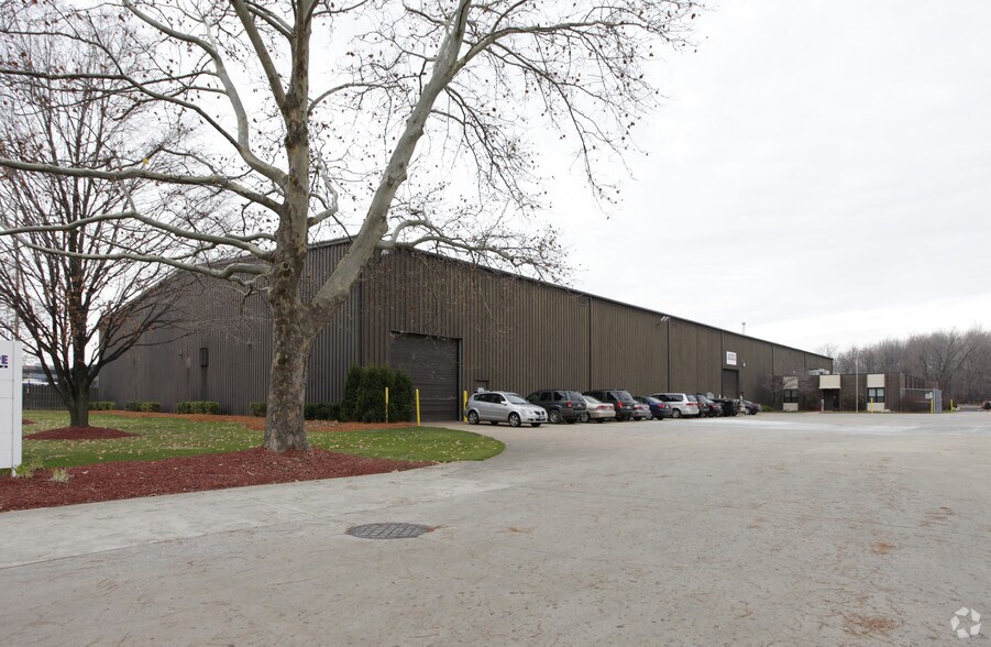2055 Enterprise Pky, Twinsburg, OH for lease - Building Photo - Image 1 of 7