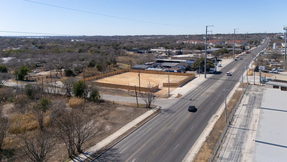 5044 Callaghan Rd, San Antonio, TX à vendre - Photo du bâtiment - Image 3 de 19
