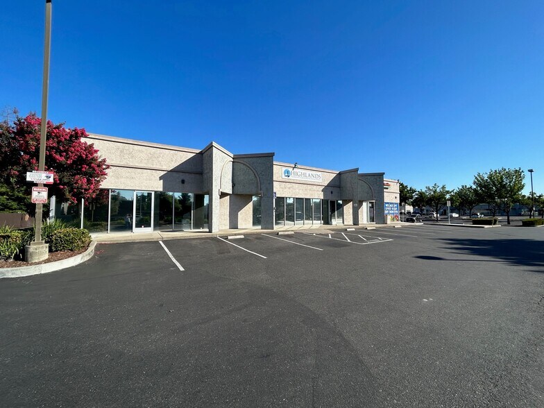 5655-5675 Hillsdale Blvd, Sacramento, CA à louer - Photo du bâtiment - Image 2 de 4