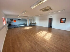 1 Bath Rd, Newbury for lease Interior Photo- Image 1 of 3