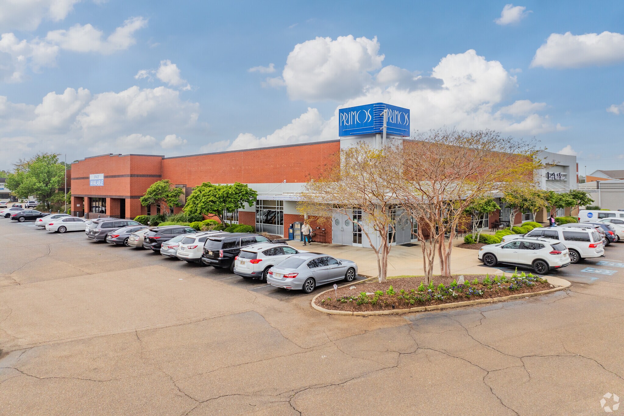 2323 Lakeland Dr, Flowood, MS for lease Primary Photo- Image 1 of 5