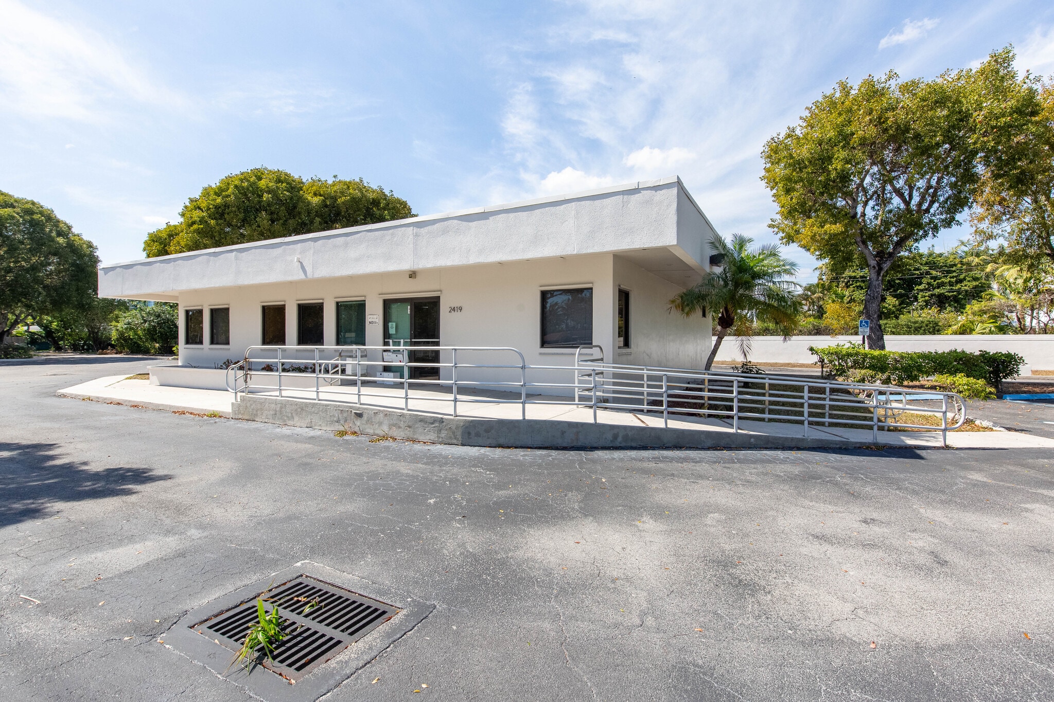 2419 S Seacrest Blvd, Boynton Beach, FL for sale Primary Photo- Image 1 of 19