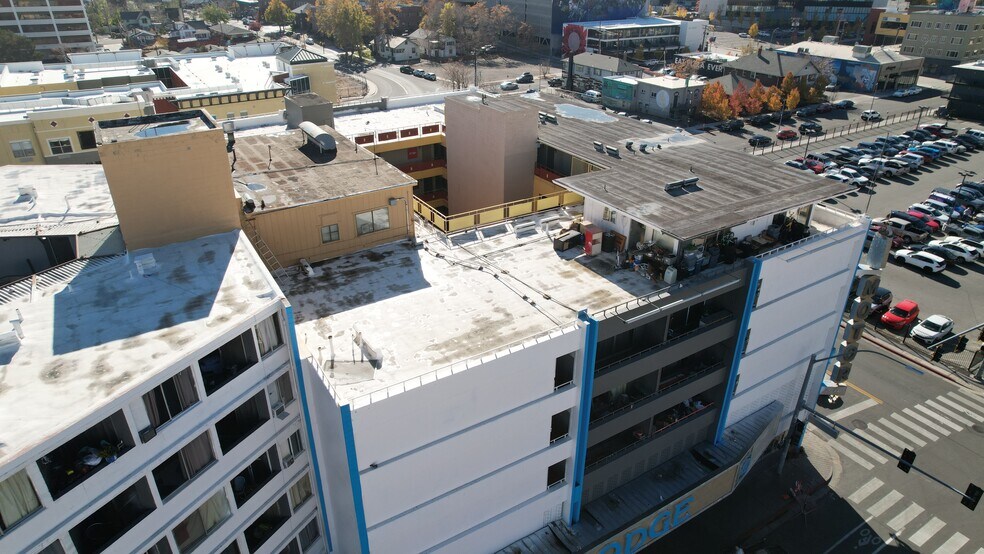 200 Mill St, Reno, NV à vendre - Photo du bâtiment - Image 3 de 11