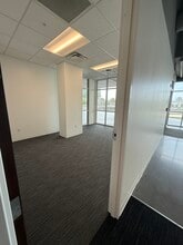 220 Riverside Ave, Jacksonville, FL for lease Interior Photo- Image 2 of 4