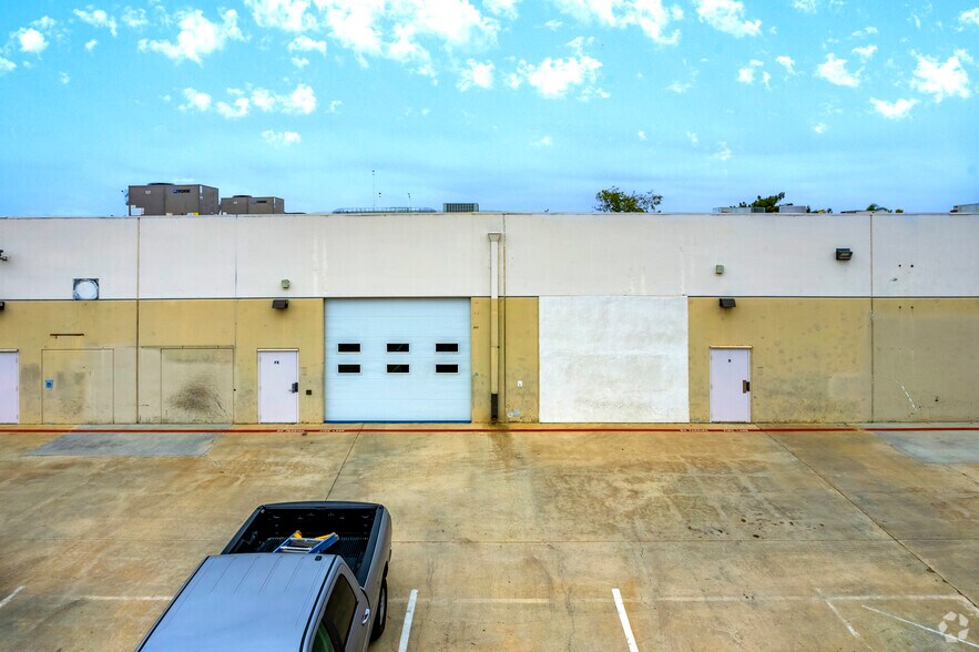 1185 Linda Vista Dr, San Marcos, CA for lease - Building Photo - Image 3 of 7