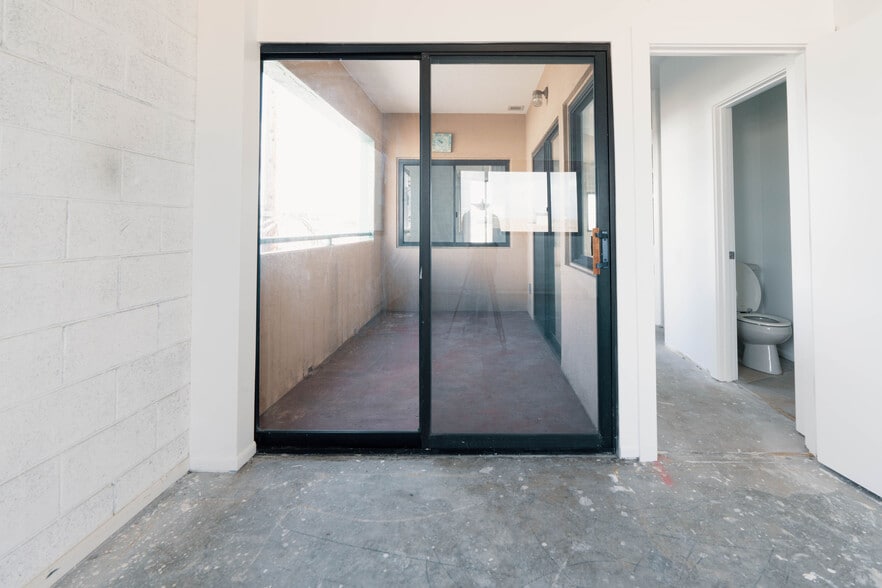 1709 & 1710 Kalani Street portfolio of 2 properties for sale on LoopNet.ca - Building Photo - Image 2 of 31