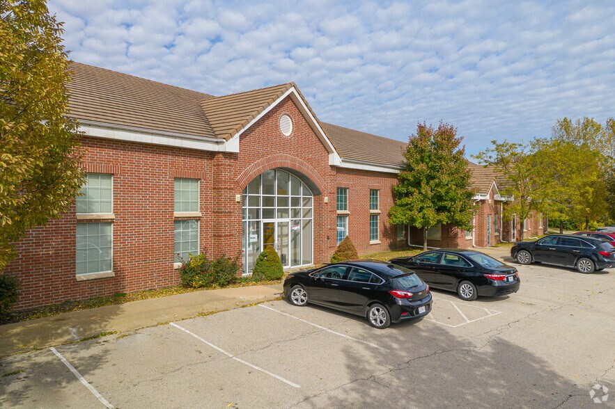 6740 W 121st St, Overland Park, KS for lease - Primary Photo - Image 1 of 8