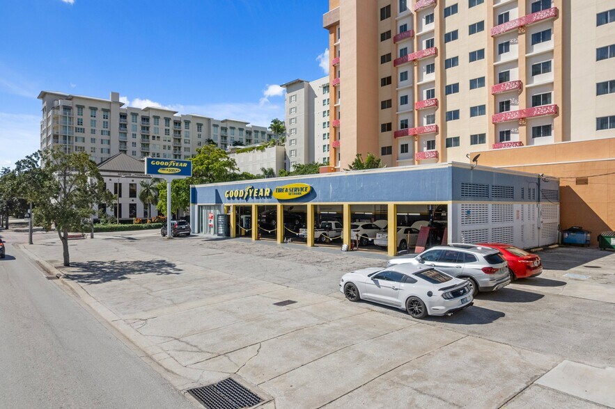 515 S Dixie Hwy, West Palm Beach, FL à vendre - Photo du bâtiment - Image 2 de 7