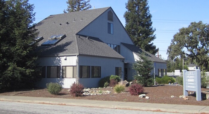 101 Wikiup Dr, Santa Rosa, CA à louer - Photo du bâtiment - Image 3 de 34