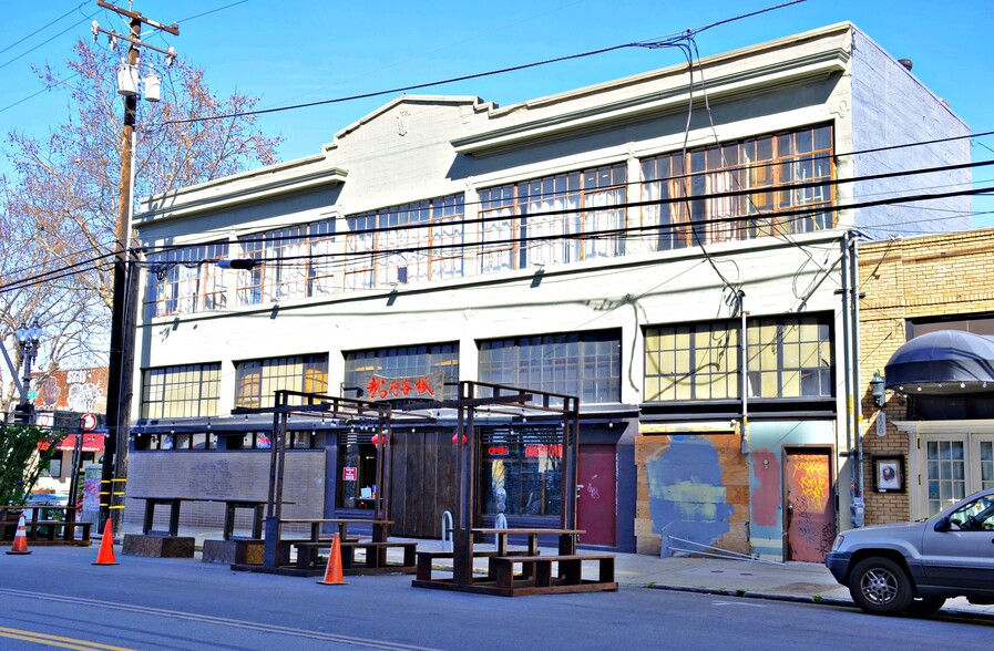 300 Broadway, Oakland, CA à vendre - Photo du bâtiment - Image 1 de 1