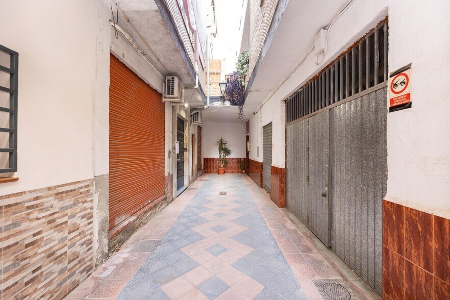 Calle Vizcaya, 13, Armilla, Granada for sale - Building Photo - Image 1 of 19