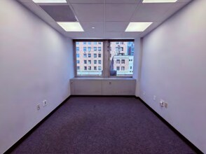 529 5th Ave, New York, NY for lease Interior Photo- Image 2 of 4