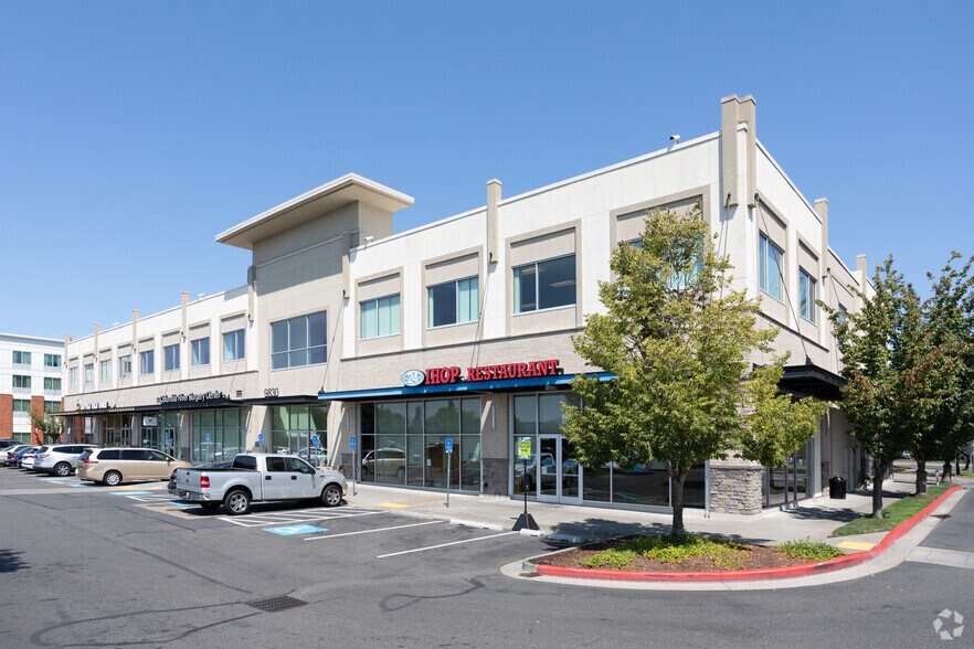 9959-10263 NE Cascades Pky, Portland, OR for lease - Building Photo - Image 2 of 15