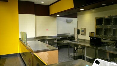 2086 Newpark Mall, Newark, CA à louer Photo intérieure- Image 1 de 1