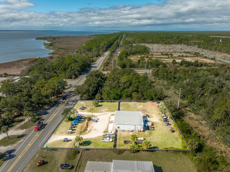 631 W Us-98, Apalachicola, FL à vendre - Photo du bâtiment - Image 3 de 15