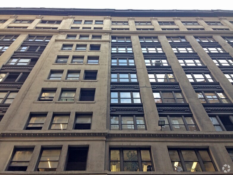 231-249 W 39th St, New York, NY à louer - Photo du bâtiment - Image 1 de 7