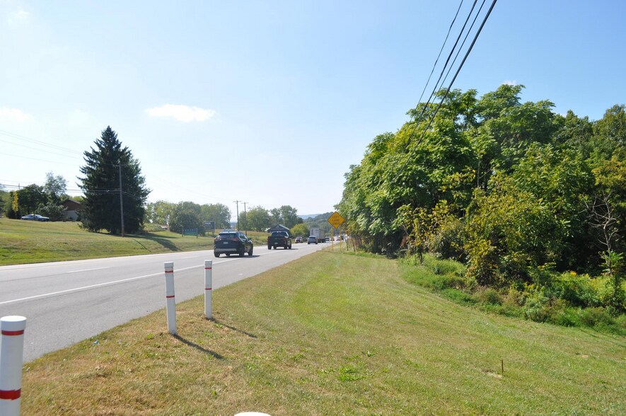 33 Hollenbush Ln, Orwigsburg, PA à vendre - Photo du bâtiment - Image 2 de 17