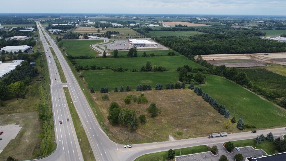 3993 W Shore Dr, Holland, MI à vendre - Photo du bâtiment - Image 3 de 5