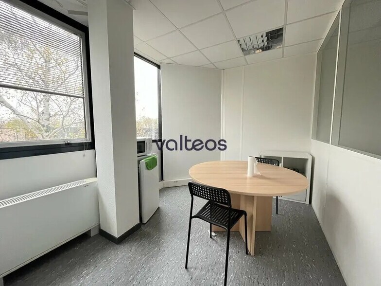 Office in Labège for lease - Interior Photo - Image 2 of 4
