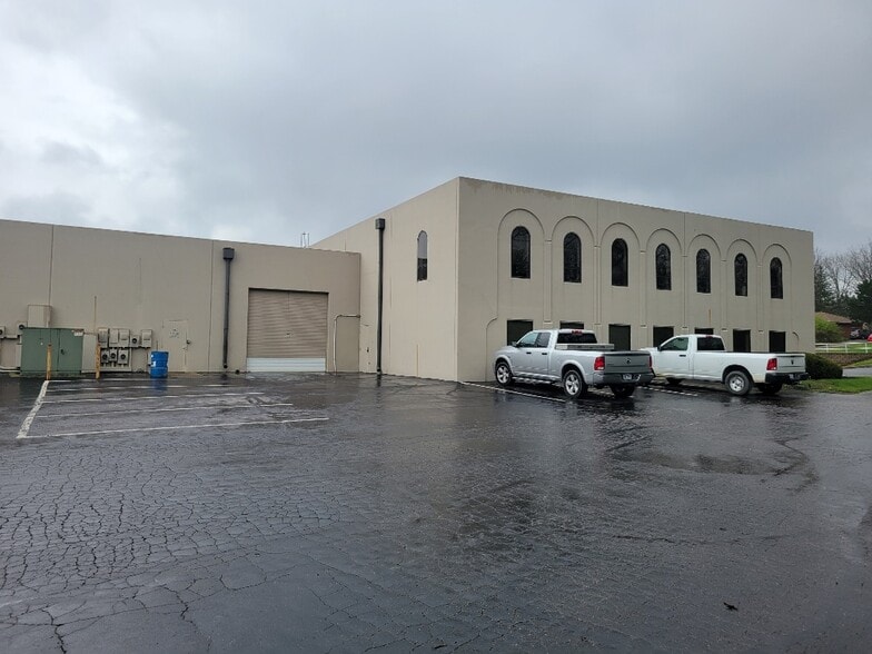 521 Byers Rd, Miamisburg, OH à vendre - Photo du bâtiment - Image 2 de 8