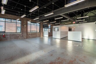 201 W Morehead St, Charlotte, NC for lease Interior Photo- Image 2 of 6