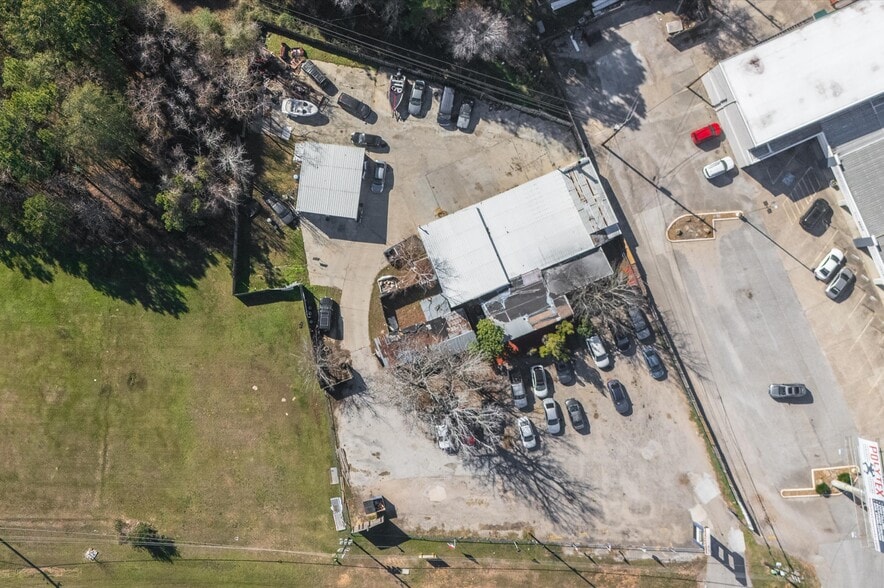 15831 Highway 105 W, Montgomery, TX à vendre - Photo du bâtiment - Image 3 de 32