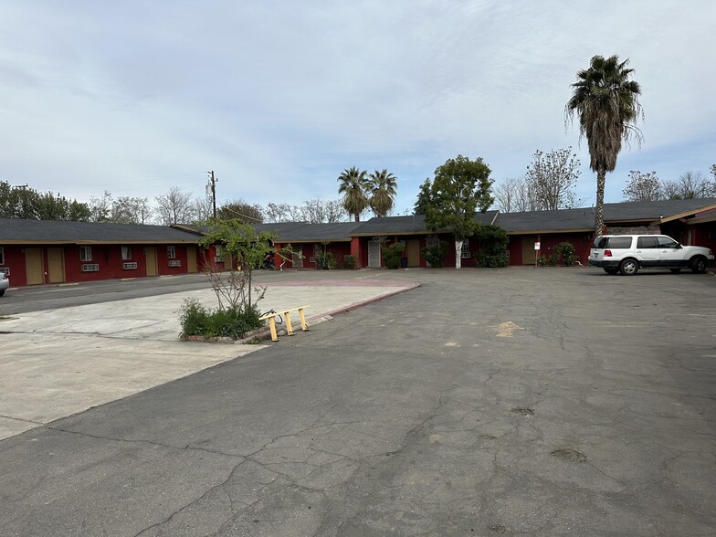 900 S Union Ave, Bakersfield, CA à vendre - Photo du bâtiment - Image 1 de 1