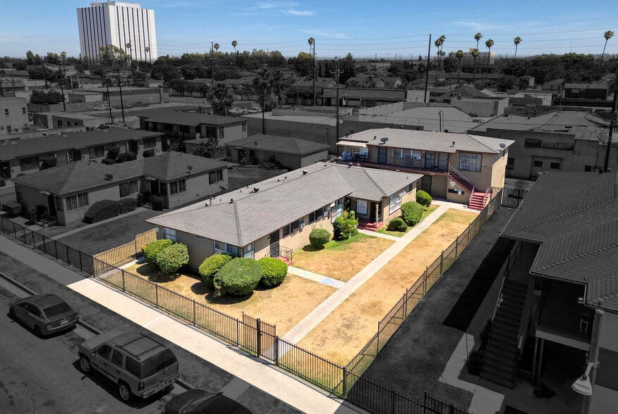 436 W Magnolia St, Compton, CA for sale - Building Photo - Image 1 of 5