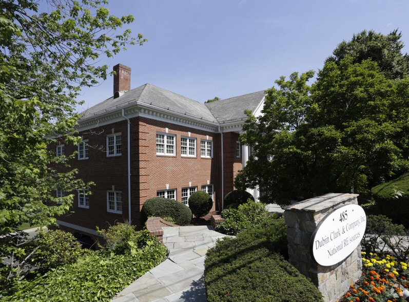 485 W Putnam Ave, Greenwich, CT à louer - Photo principale - Image 1 de 4