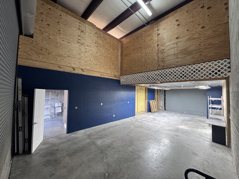 1553 SE South Niemeyer Cir, Port Saint Lucie, FL for sale - Building Photo - Image 2 of 12