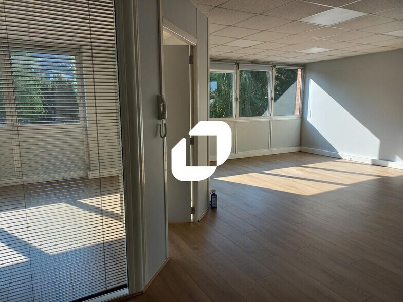 Office in Marcq-en-Baroeul for sale - Interior Photo - Image 2 of 8