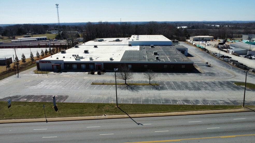 1721 White Horse Rd, Greenville, SC for lease - Building Photo - Image 1 of 12