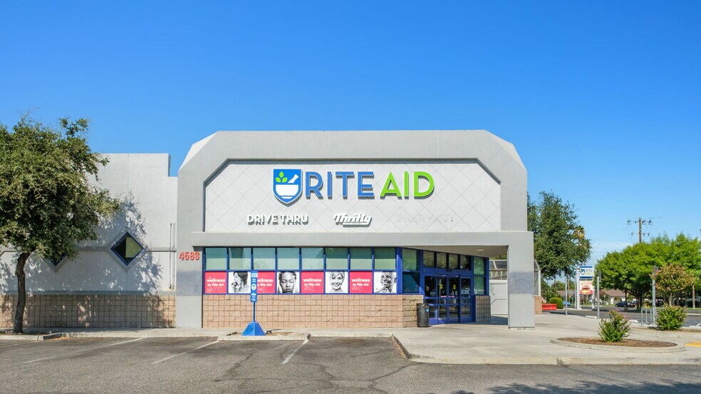 4593 Cedar, Fresno, CA for lease - Building Photo - Image 2 of 9