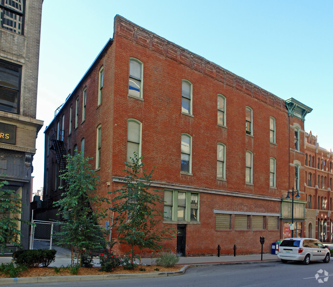 103-107 W 9th St, Kansas City, MO for lease - Building Photo - Image 2 of 4