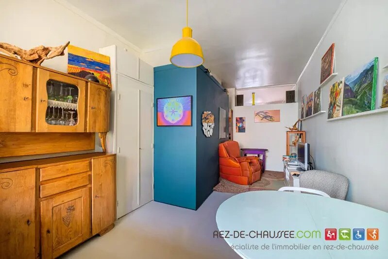 Multifamily in Lyon for sale - Interior Photo - Image 3 of 4