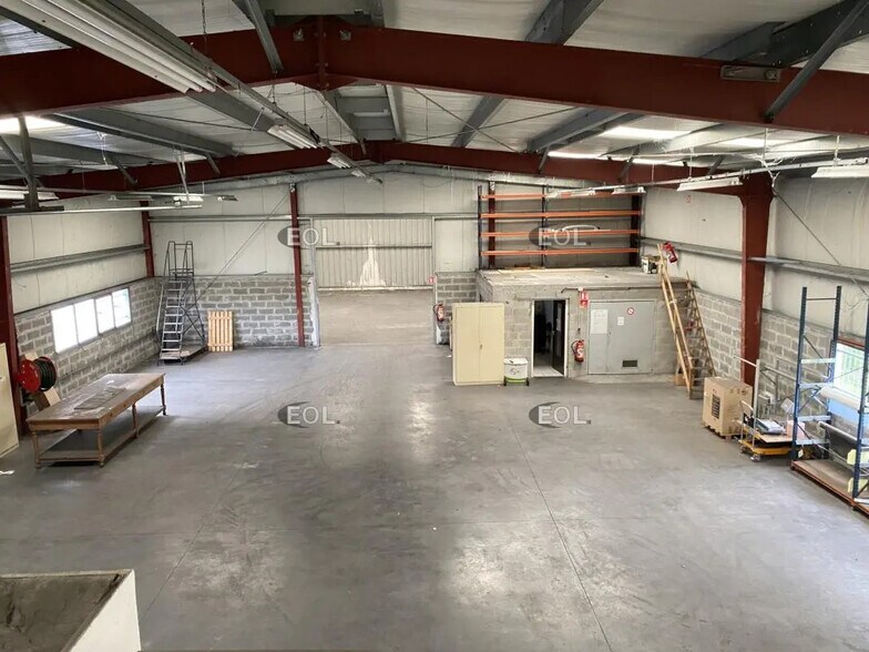Local d'activités dans Saint-Symphorien-d'Ozon à vendre - Photo du bâtiment - Image 3 de 17