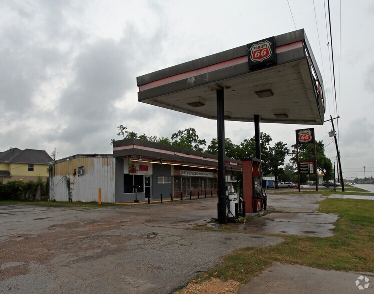 8225-8231 C E King Pky, Houston, TX à louer - Photo du bâtiment - Image 2 de 4
