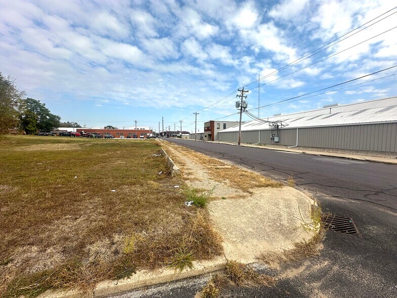 2517-2521 SW Adams Street portefeuille de 2 propriétés à vendre sur LoopNet.ca - Photo du bâtiment - Image 3 de 6