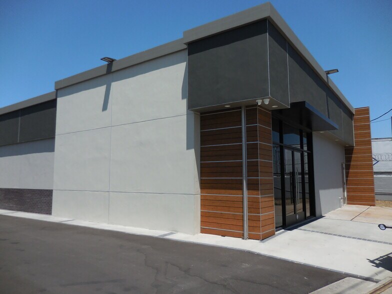 1439 Plaza Del Amo, Torrance, CA à vendre - Photo du bâtiment - Image 1 de 25