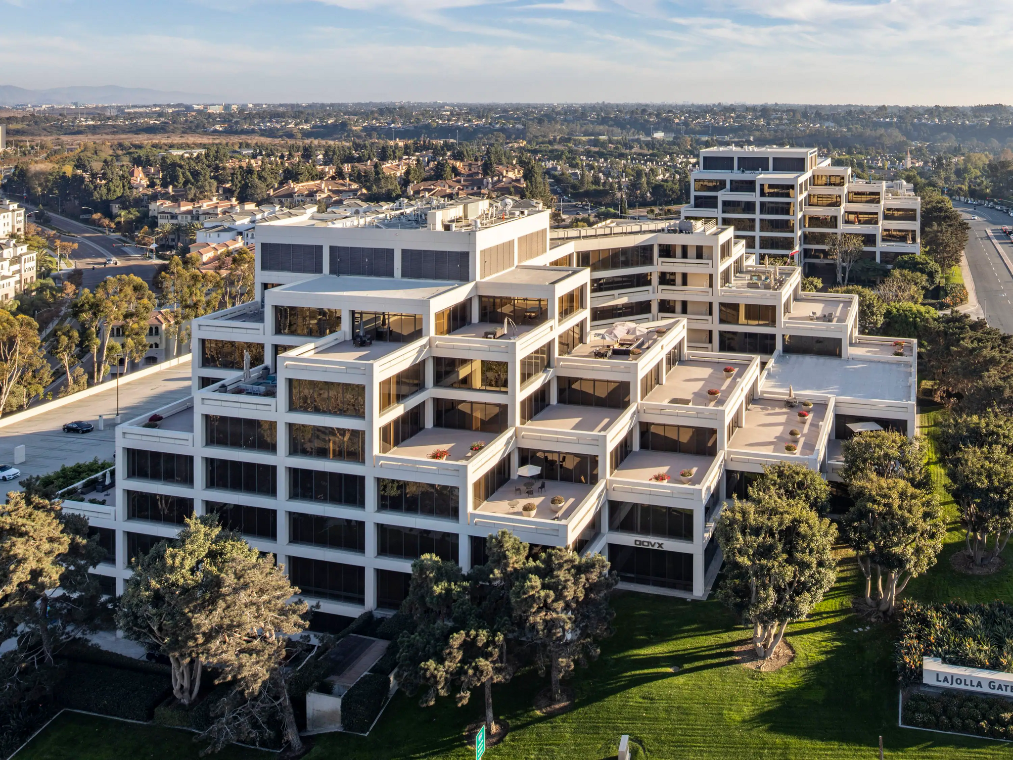 9191 Towne Centre Dr, San Diego, CA à louer Photo principale- Image 1 de 11